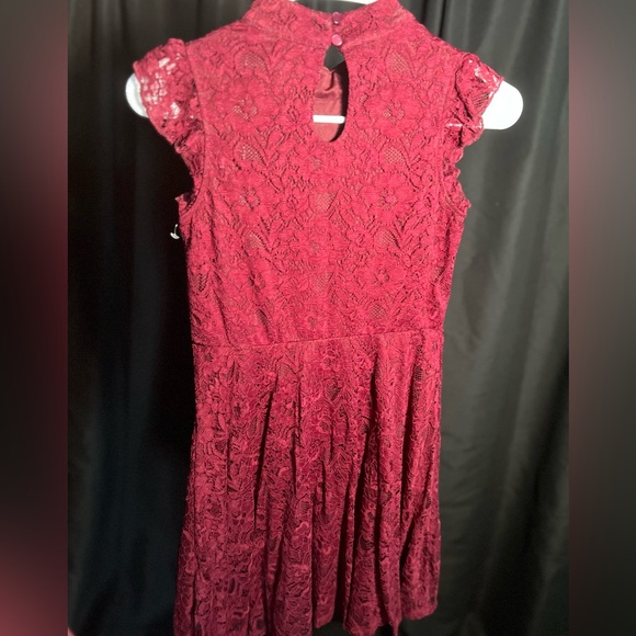 Deep red lace dress - Picture 2 of 5